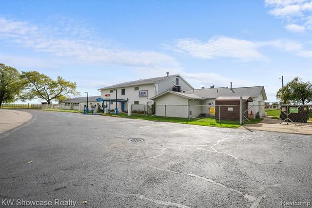 2916 Navarre Boulevard, Monroe, MI 48162
