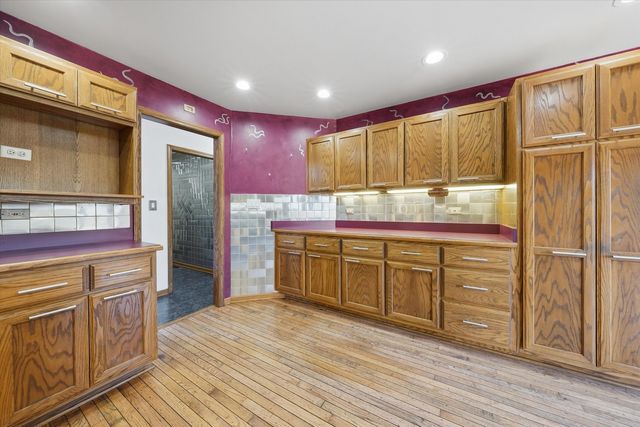 1544 Wayne Drive, Crete, IL 60417