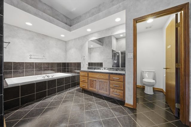 1544 Wayne Drive, Crete, IL 60417
