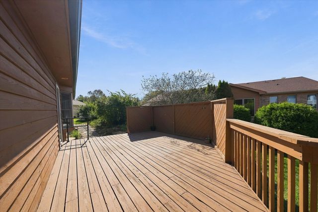 1544 Wayne Drive, Crete, IL 60417