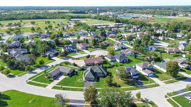 1544 Wayne Drive, Crete, IL 60417