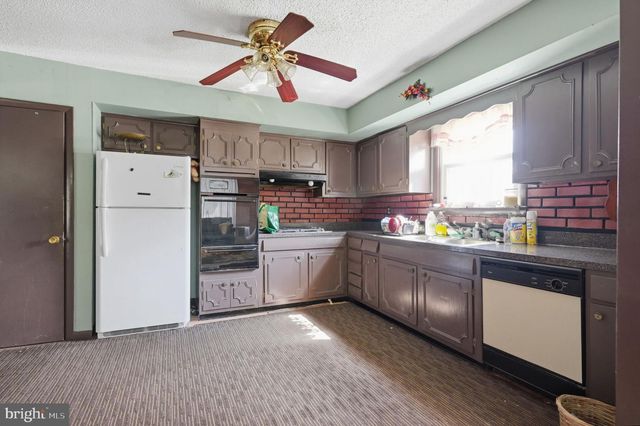 713 W LINCOLN AVE, Magnolia, NJ 08049