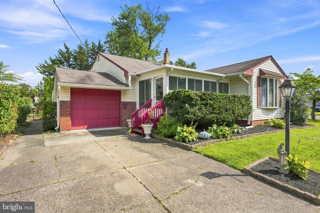 713 W LINCOLN AVE, Magnolia, NJ 08049