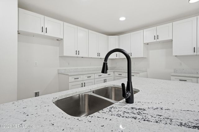 5243 SHENANDOAH Avenue, Jacksonville, FL 32254