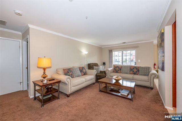 146 E Whisper Way, Roxbury Township, NJ 07852