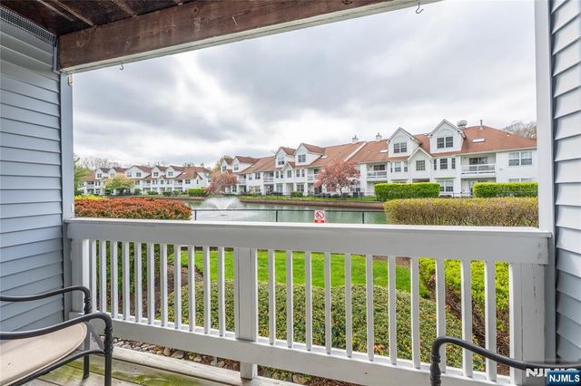 146 E Whisper Way, Roxbury Township, NJ 07852