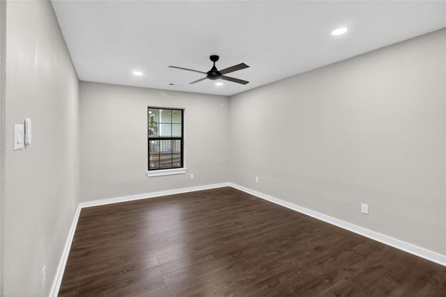 428 Van Molan Street, Houston, TX 77022
