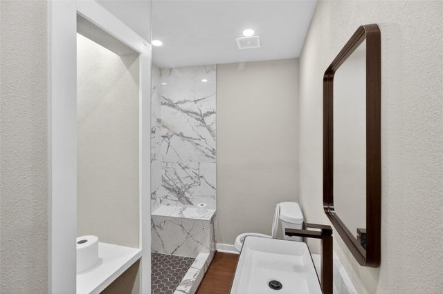 428 Van Molan Street, Houston, TX 77022