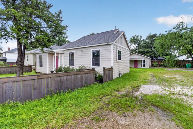 428 Van Molan Street, Houston, TX 77022