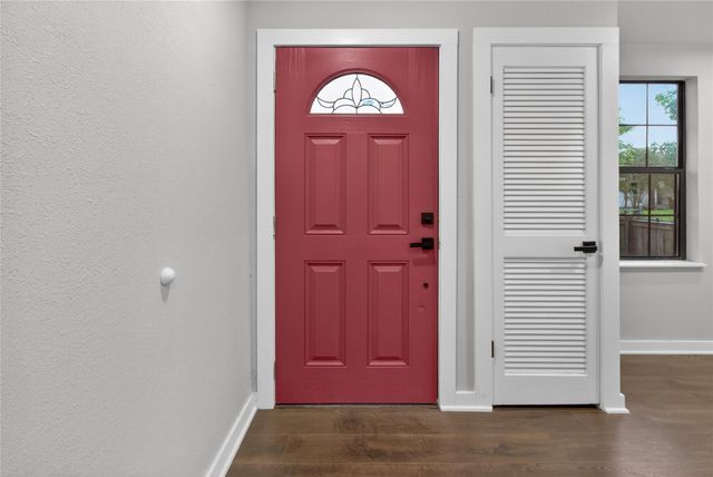 428 Van Molan Street, Houston, TX 77022