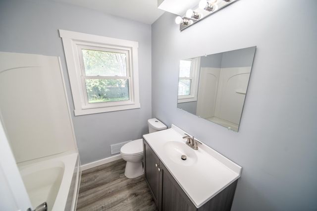 2020 23rd St NW, Rochester, MN 55901