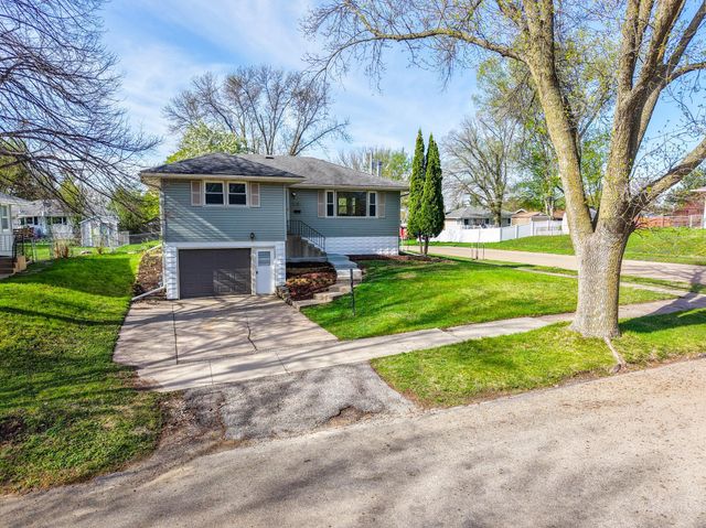 2020 23rd St NW, Rochester, MN 55901