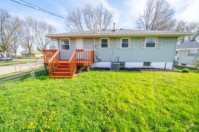 2020 23rd St NW, Rochester, MN 55901