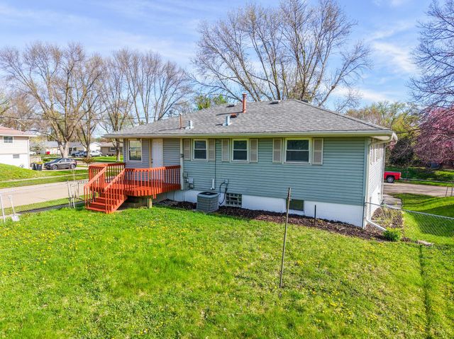 2020 23rd St NW, Rochester, MN 55901