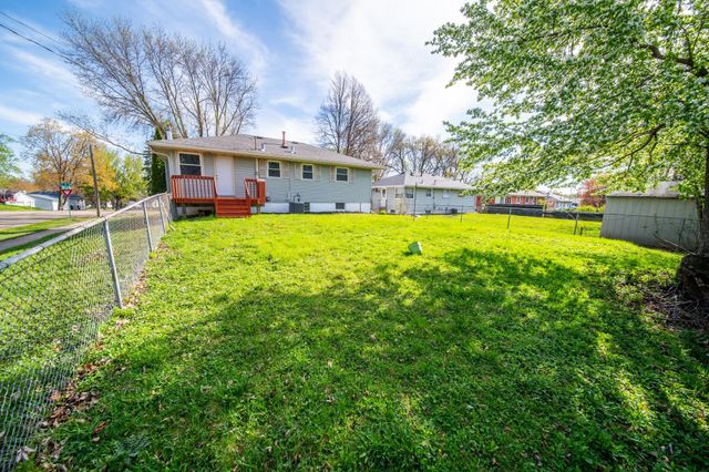 2020 23rd St NW, Rochester, MN 55901