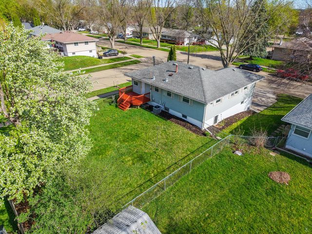 2020 23rd St NW, Rochester, MN 55901