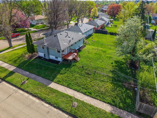 2020 23rd St NW, Rochester, MN 55901