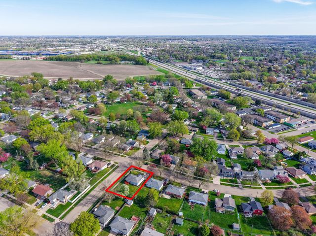 2020 23rd St NW, Rochester, MN 55901