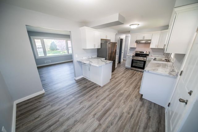 2020 23rd St NW, Rochester, MN 55901