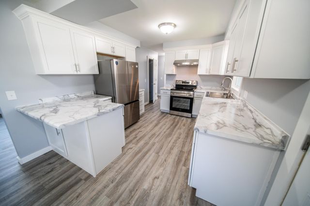 2020 23rd St NW, Rochester, MN 55901