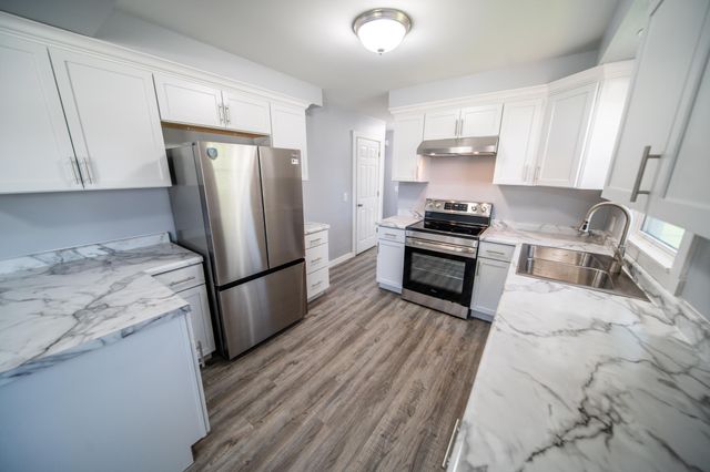 2020 23rd St NW, Rochester, MN 55901