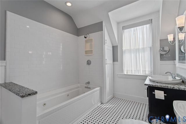 802 S Center St, Ashland, VA 23005