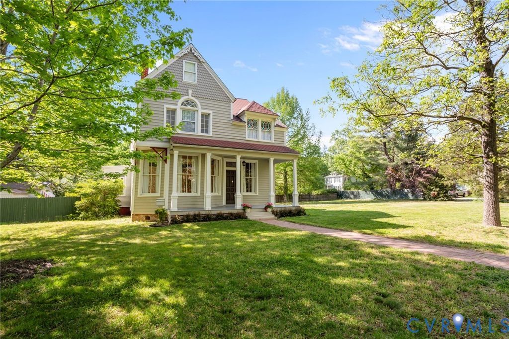 802 S Center St, Ashland, VA 23005