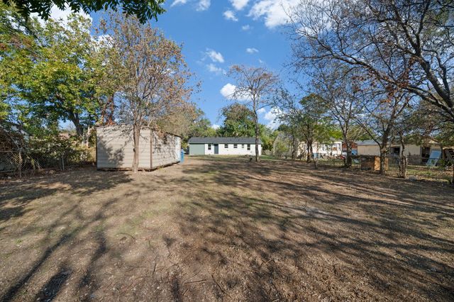 615 Johnson Drive, Duncanville, TX 75116