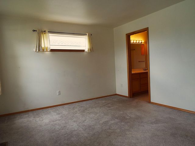 9318 N Oak St, Spokane, WA 99208