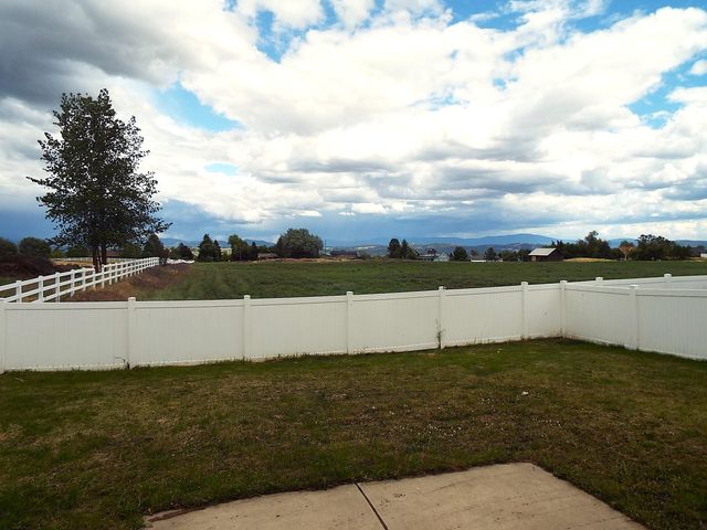 9318 N Oak St, Spokane, WA 99208
