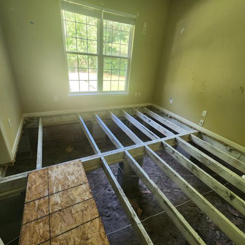 15 Commissioners Court, Hanahan, SC 29410