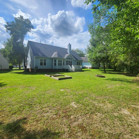 15 Commissioners Court, Hanahan, SC 29410
