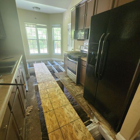 15 Commissioners Court, Hanahan, SC 29410
