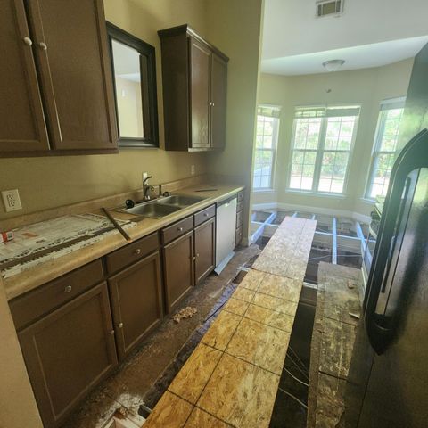 15 Commissioners Court, Hanahan, SC 29410