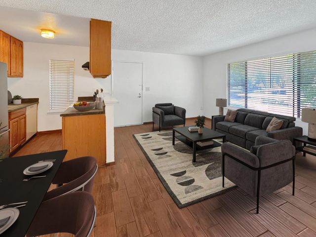 6724 Plymouth Rd #44, Stockton, CA 95207