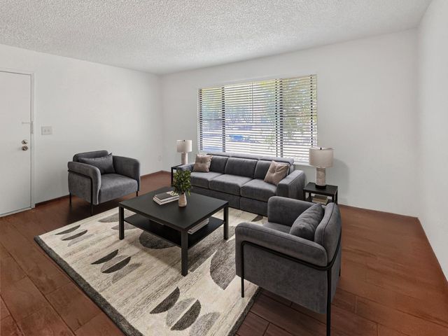 6724 Plymouth Rd #44, Stockton, CA 95207