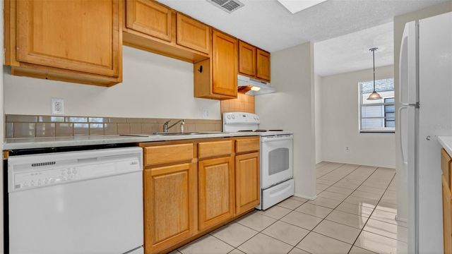 122 LOBLOLLY COURT C, Oldsmar, FL 34677