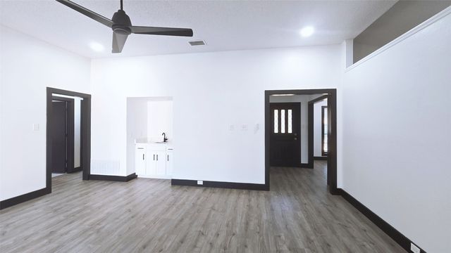 1933 Oakbluff Drive, Carrollton, TX 75007