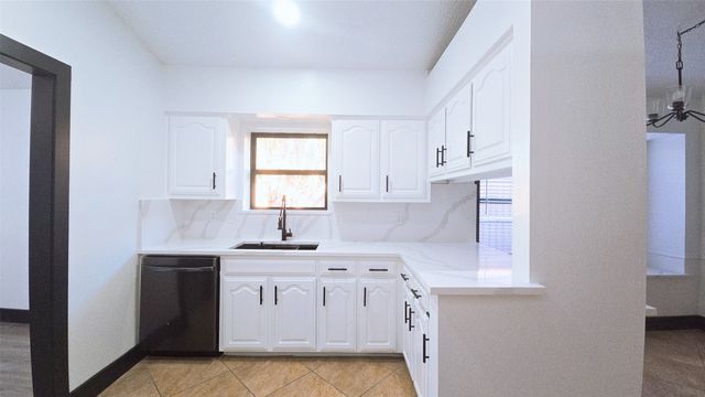 1933 Oakbluff Drive, Carrollton, TX 75007