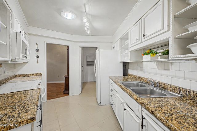 11078 W COGGINS Drive, Sun City, AZ 85351
