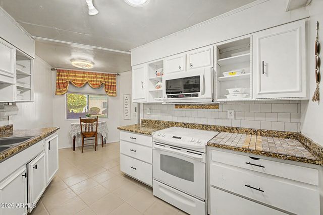 11078 W COGGINS Drive, Sun City, AZ 85351