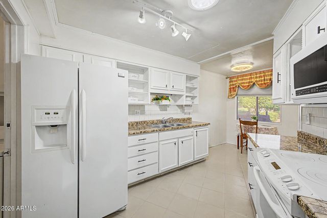 11078 W COGGINS Drive, Sun City, AZ 85351