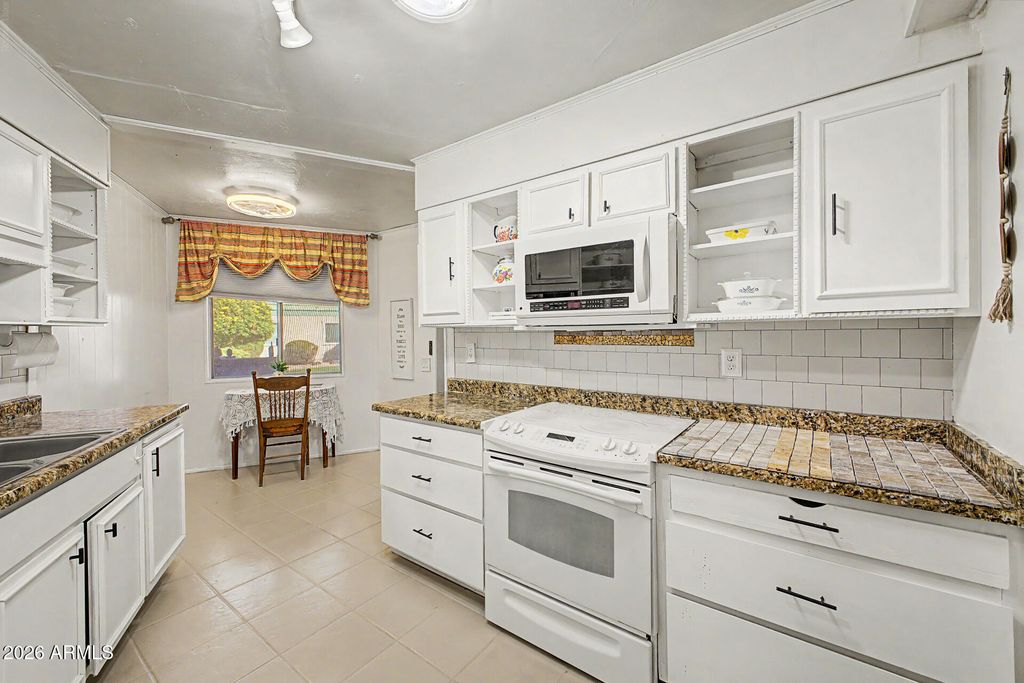 11078 W COGGINS Drive, Sun City, AZ 85351 — photo 3