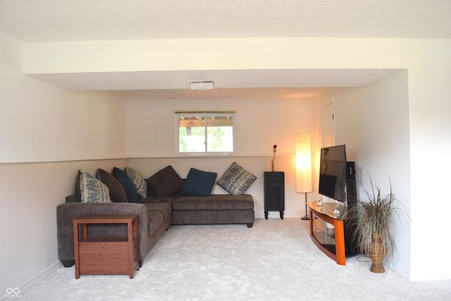 8059 Harvest Lane, Indianapolis, IN 46256