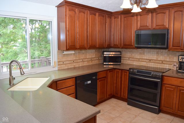8059 Harvest Lane, Indianapolis, IN 46256
