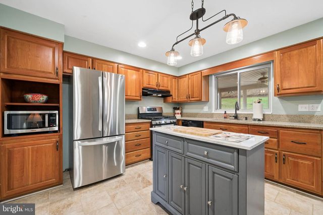 223 RIDGEVIEW DRIVE, Venetia, PA 15367