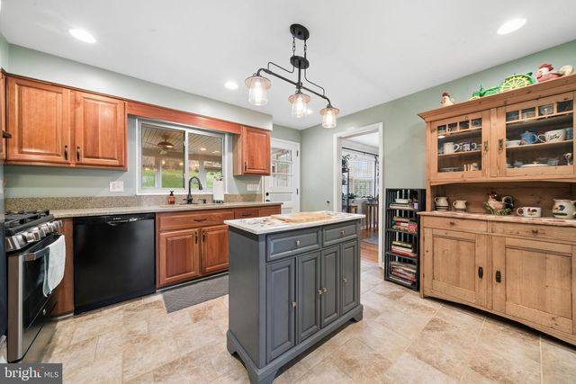 223 RIDGEVIEW DRIVE, Venetia, PA 15367