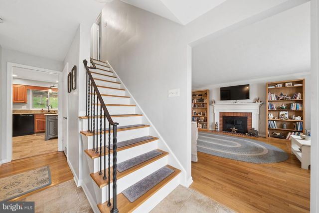 223 RIDGEVIEW DRIVE, Venetia, PA 15367