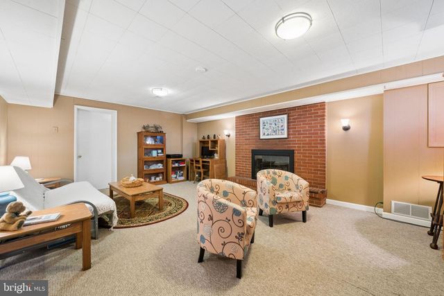 223 RIDGEVIEW DRIVE, Venetia, PA 15367