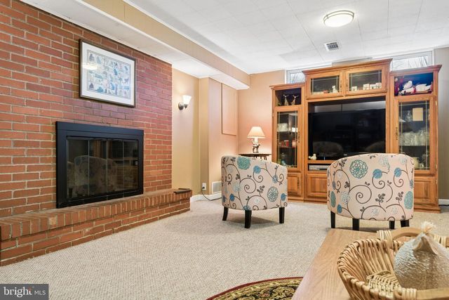 223 RIDGEVIEW DRIVE, Venetia, PA 15367